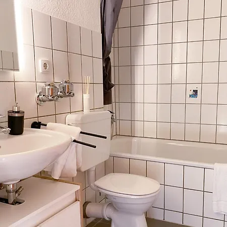 Central Apartment Rhein Neuss-Duesseldorf Messe Eksteriør billede